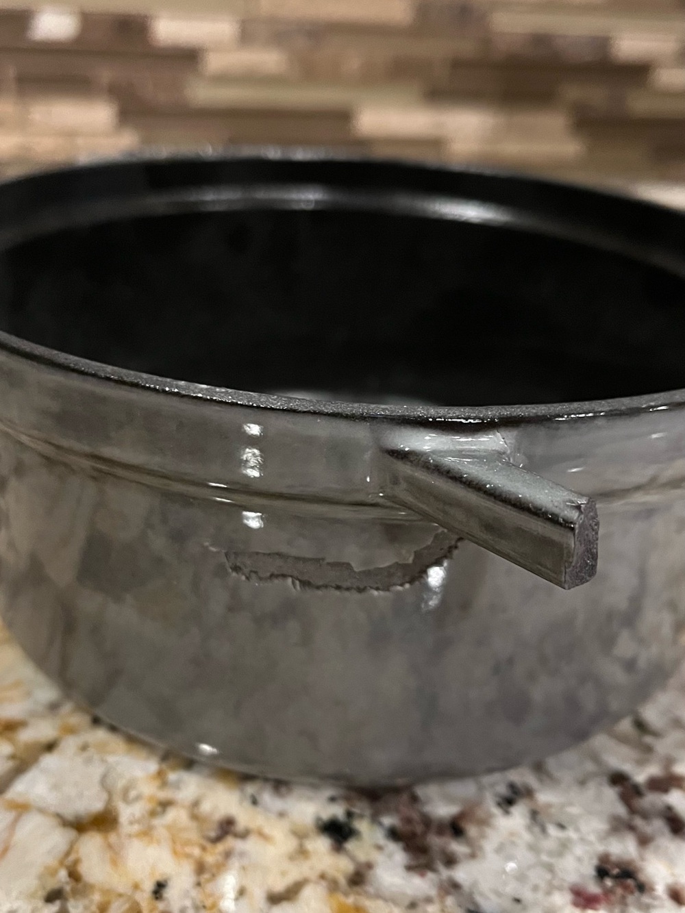 Staub La Cocotte Round cast iron pot with lid, 7 inches, 1.75 quarts, damaged - Picture 8 of 12